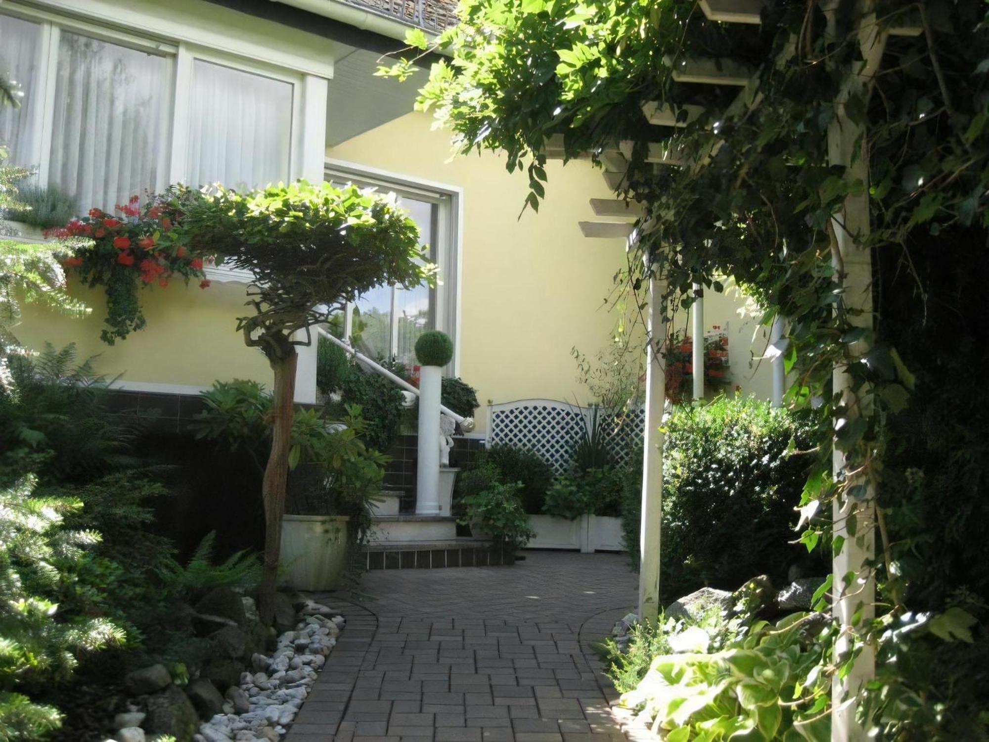 Grosse Ferienwohnung Mit Balkon Und Garten Steinen  Exterior foto